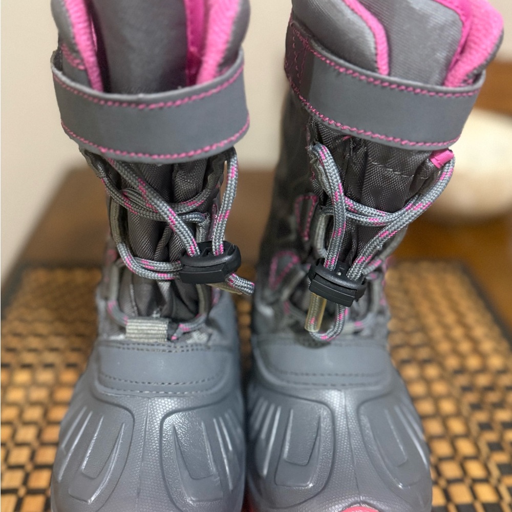 Kodiak Kids Boots in Gray and Pink